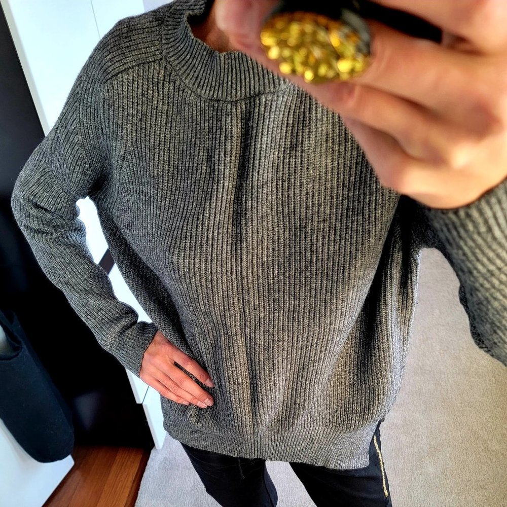 Sweater - Picture 4 of 6